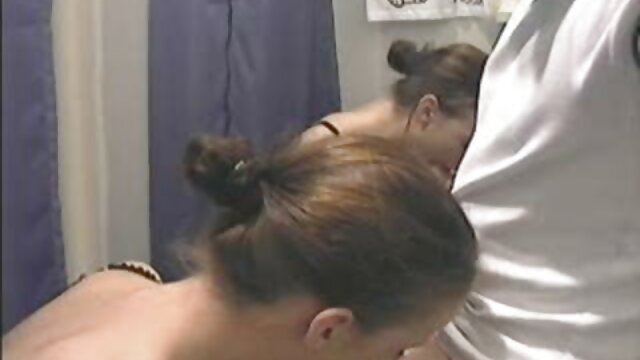 高品質 :  巨乳の女が油を塗ってベッドで犯される 女の子 無料 エッチ アダルト動画 